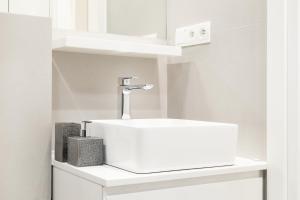 HOUSEHOST Apartment : Sarego Street