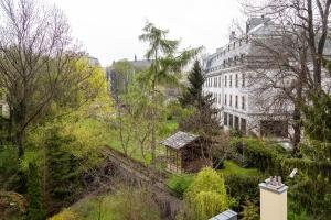 HOUSEHOST Apartment : Sarego Street