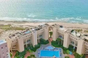 Luxurious Seaside Apartment - Kfar Hanoʼar