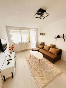 Pop’s Apartment - Baru