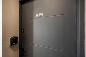 City Centre Boho Studio by BookingHost