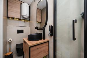 City Centre Boho Studio by BookingHost