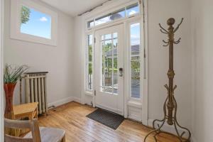 The Urban Oasis - 2 BR - Great Location