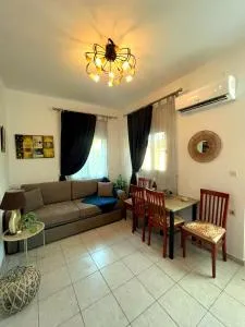 Niki's House - Malona Village