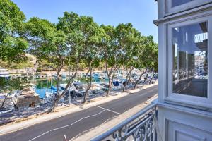 Marina View Apartment