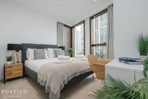 Stunning 2-bed apartment with pool in Nine Elms