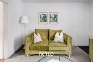 Gorgeous 2-bed Home in Newark on-Trent by Renzo, Free Parking, Brilliant Location!