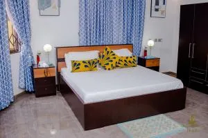 The Green Royal Hotel - Oyibi