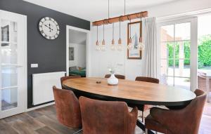 3 Bedroom Stunning Home In Hoge Hexel