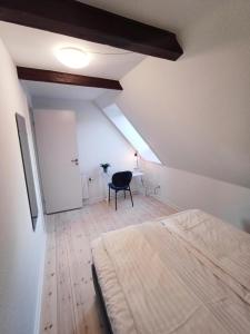 Beautiful 2 Bedroom Apartment Center Of City