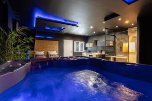 Le Pont des Amoureux Jacuzzi Wifi