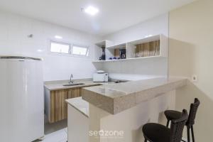 Apto entre a Praia do Braga e do Forte - FMI0218