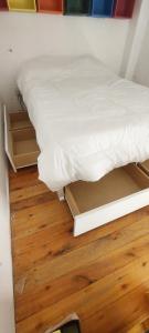 Studio moderno y confortable