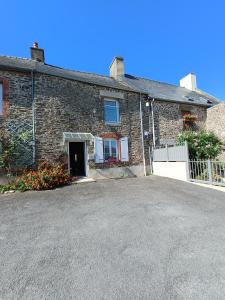 Maisons de vacances Maison pres de la Rance dans un village : photos des chambres
