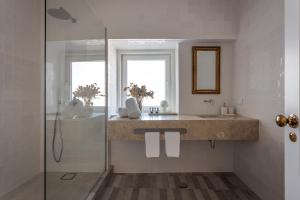 54 Santa Catarina Apartments