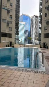 2 BR Luxe Manila Golf View Loft in BGC