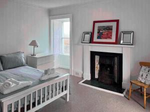 One Springfield, Tain