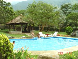 Finca con piscina los Eucaliptos Cali- Pance