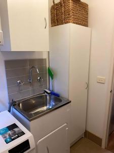 Family home close to Melb Airport, free FAST WIFI!