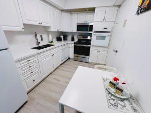 Miami Hallandale Condo, Partial Ocean View Direct Beach and Pool Access Miami Hollywood Beach