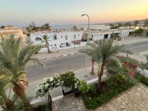 Sea view cliff top apartment