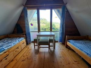 Chatička Hanička u lesa