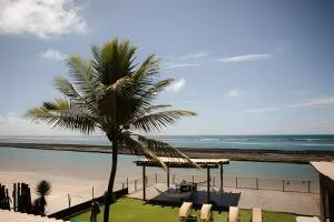 Casa com 5 suítes, sauna, piscina e área gourmet - Francês