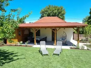 Villa V53 Siófok - 陶马希