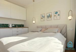 Seredino Relax Apartment- Romantic Escape with a Bathtub in the Bedroom, 5 Minutes to Gdańsk Old Town & Seaside