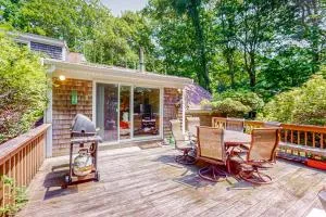 Falmouth Beachtown Getaway - Kingdom Hall