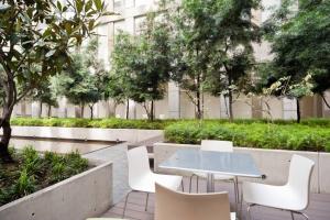 Steps to Palacio de Bellas Artes, Pool, Gym