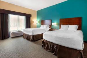 Queen Suite with Two Queen Beds and Kitchenette - Non-Smoking room in Best Western Plus French Lick