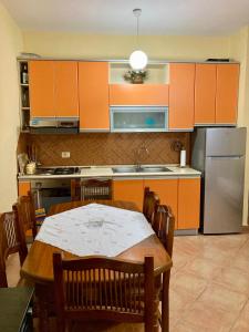 Comfy One-bedroom Flat in Golem, 1BR, 2 Sofas