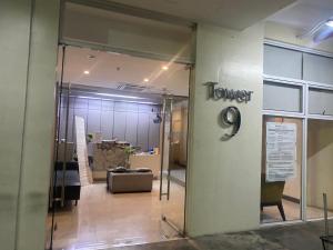 B & M Condo near NAIA Airport and SM Mall
