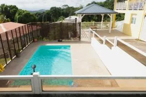 bas de villa splendide - Le Saint-Esprit