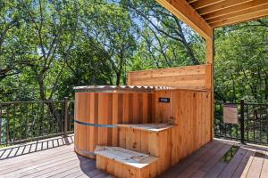 Aframe River Retreat, Sauna, Hot Tub, Workspace, New Build!