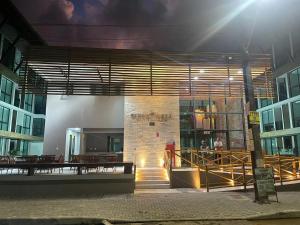 Flat térreo com piscina privativa