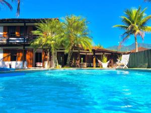 Casa especial com piscina e jardim