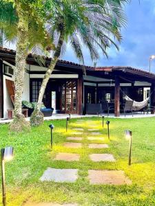 Casa especial com piscina e jardim