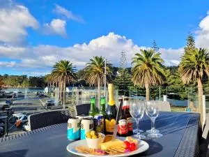 Hosts on the Coast Harbour View at Esplanade Apt 111 - 哈海