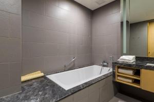 188 Premium Suites by Plush