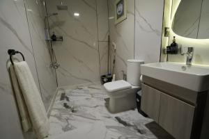 شقة فندقية 2غرفة بجلسة خارجية في مدينة 6 اكتوبر, القاهرة, دخوّل ذاتي