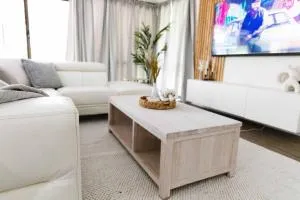 Newly renovated home near shops, m1, national forest & Koalas! - Ormiston