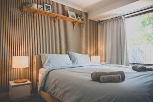 Newly renovated home near shops, m1, national forest & Koalas!