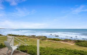 Beachy 62 Ocean Parade Middleton - No Linen Included