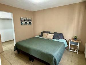 Centrico, Cama King Size & Cocina Cerca de la UAS