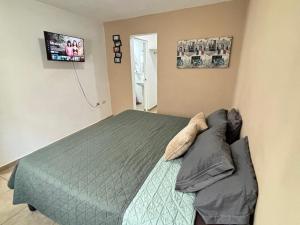 Centrico, Cama King Size & Cocina Cerca de la UAS