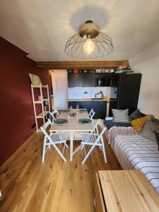 Cosy, plein centre vue splendide