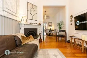 2 Bedroom House with Courtyard and Aircon - Woolwick