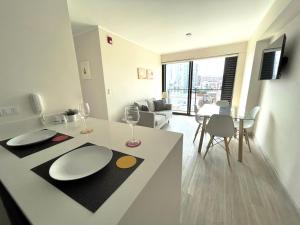 Side Sea View 2BR Apt - Barranco near Miraflores